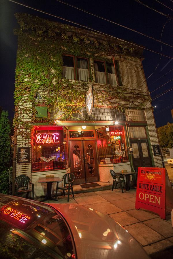 Mcmenamins White Eagle Rock & Roll Hotel 포틀랜드 외부 사진