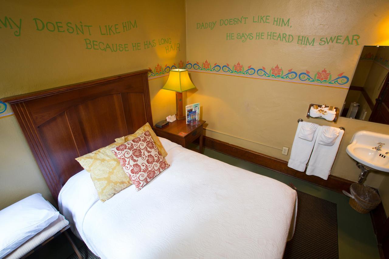 Mcmenamins White Eagle Rock & Roll Hotel 포틀랜드 외부 사진