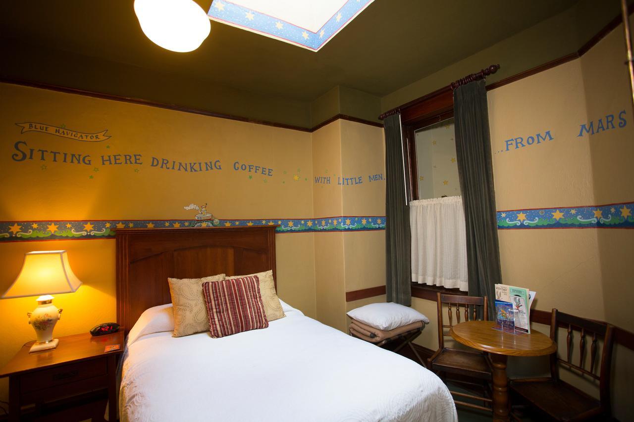 Mcmenamins White Eagle Rock & Roll Hotel 포틀랜드 외부 사진