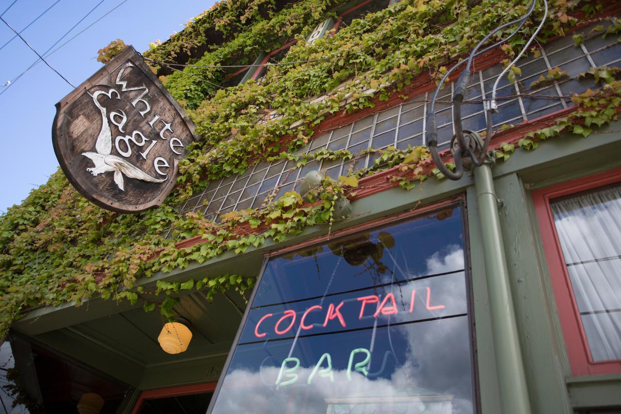 Mcmenamins White Eagle Rock & Roll Hotel 포틀랜드 외부 사진