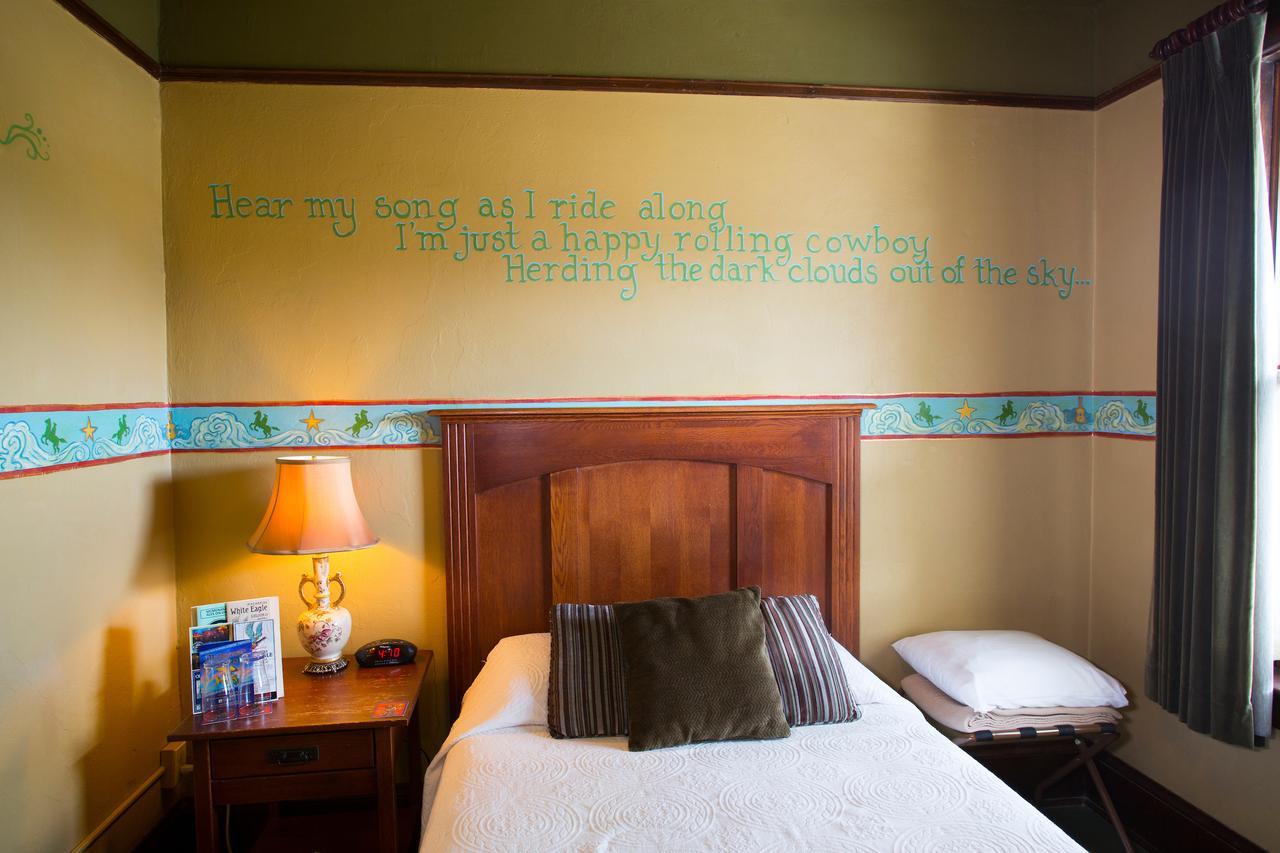Mcmenamins White Eagle Rock & Roll Hotel 포틀랜드 외부 사진