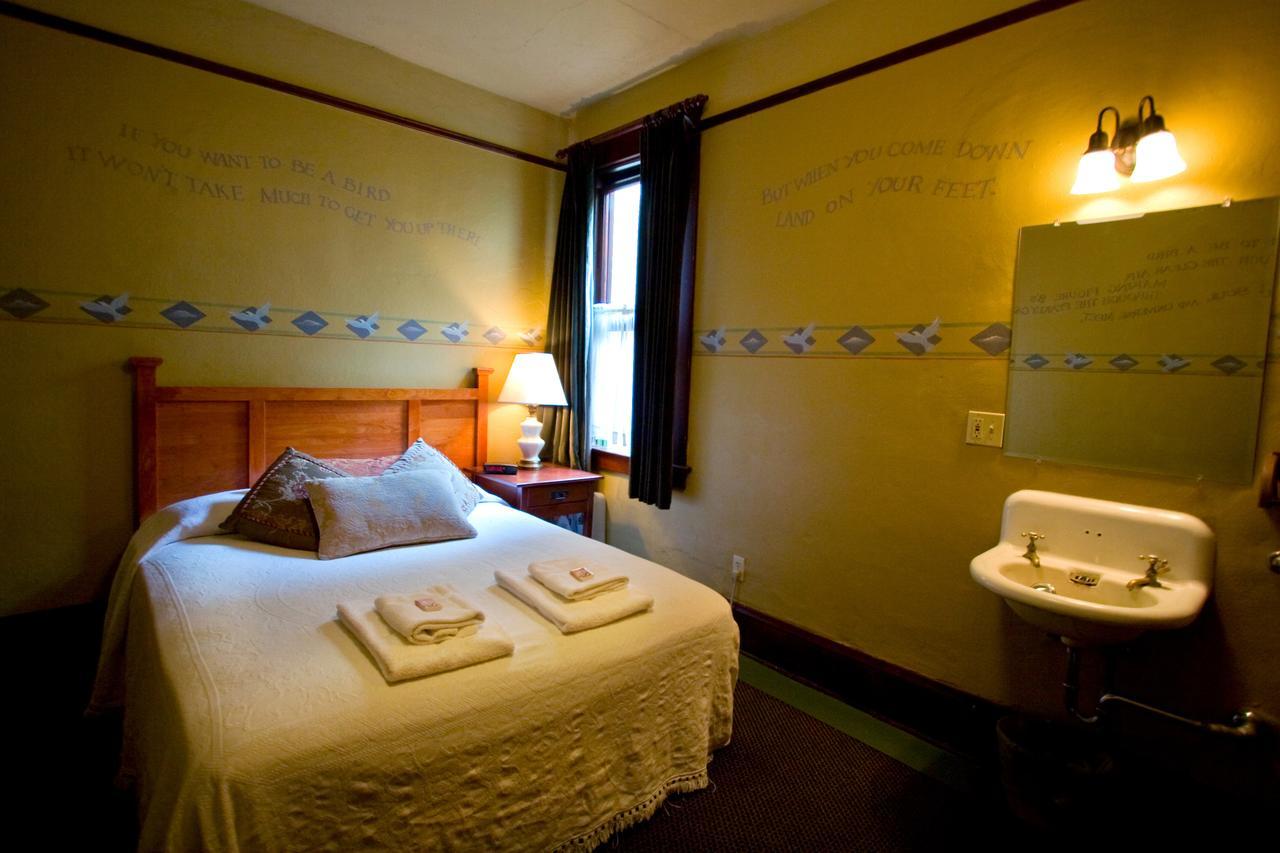 Mcmenamins White Eagle Rock & Roll Hotel 포틀랜드 외부 사진