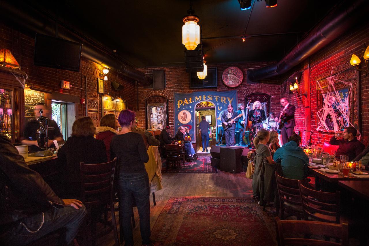 Mcmenamins White Eagle Rock & Roll Hotel 포틀랜드 외부 사진